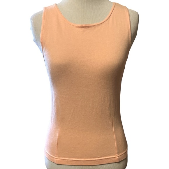 SO brand light peach colored tank top that is form fitted with seams - Picture 1 of 8